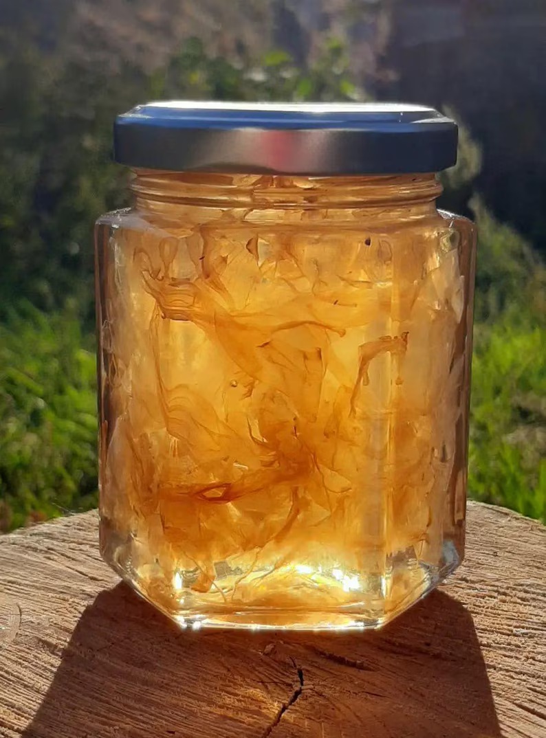 Miel de acacia con flores